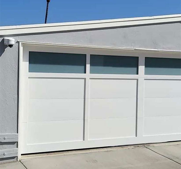 Choose Expertise for Your Garage Door Installation in Huntington Beach, CA!